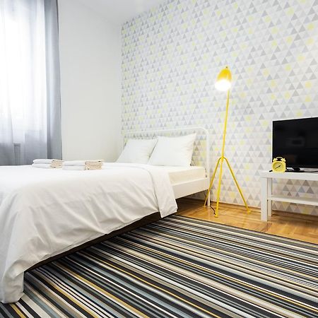 Giallo Apartment - Free Private Parking Novi Sad Dış mekan fotoğraf