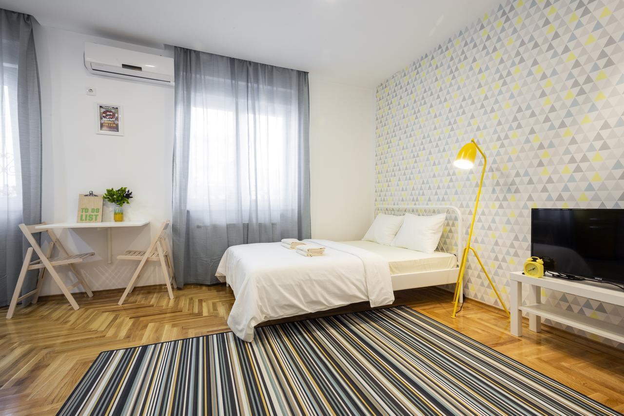 Giallo Apartment - Free Private Parking Novi Sad Dış mekan fotoğraf