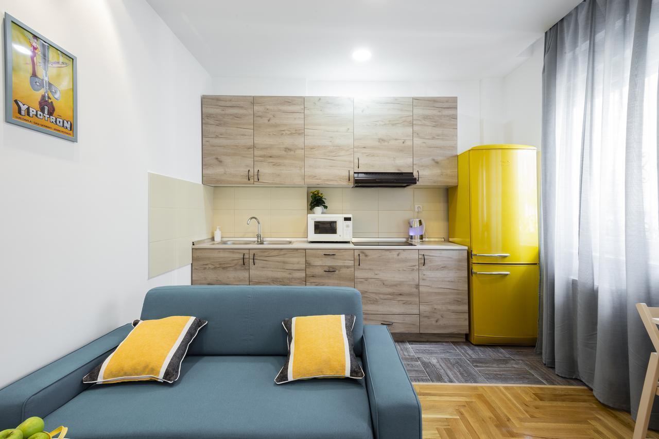 Giallo Apartment - Free Private Parking Novi Sad Dış mekan fotoğraf