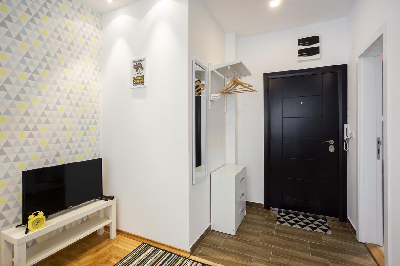 Giallo Apartment - Free Private Parking Novi Sad Dış mekan fotoğraf