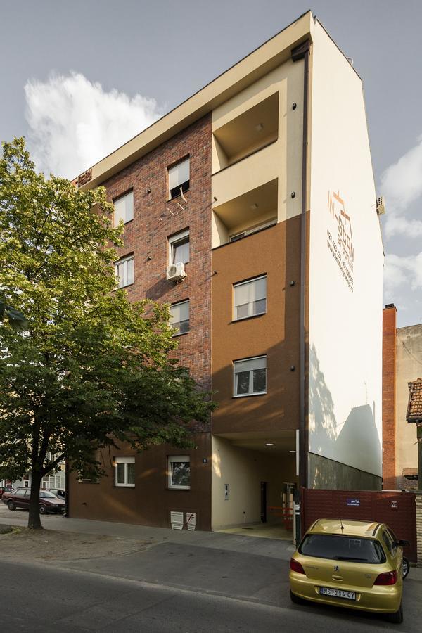 Giallo Apartment - Free Private Parking Novi Sad Dış mekan fotoğraf