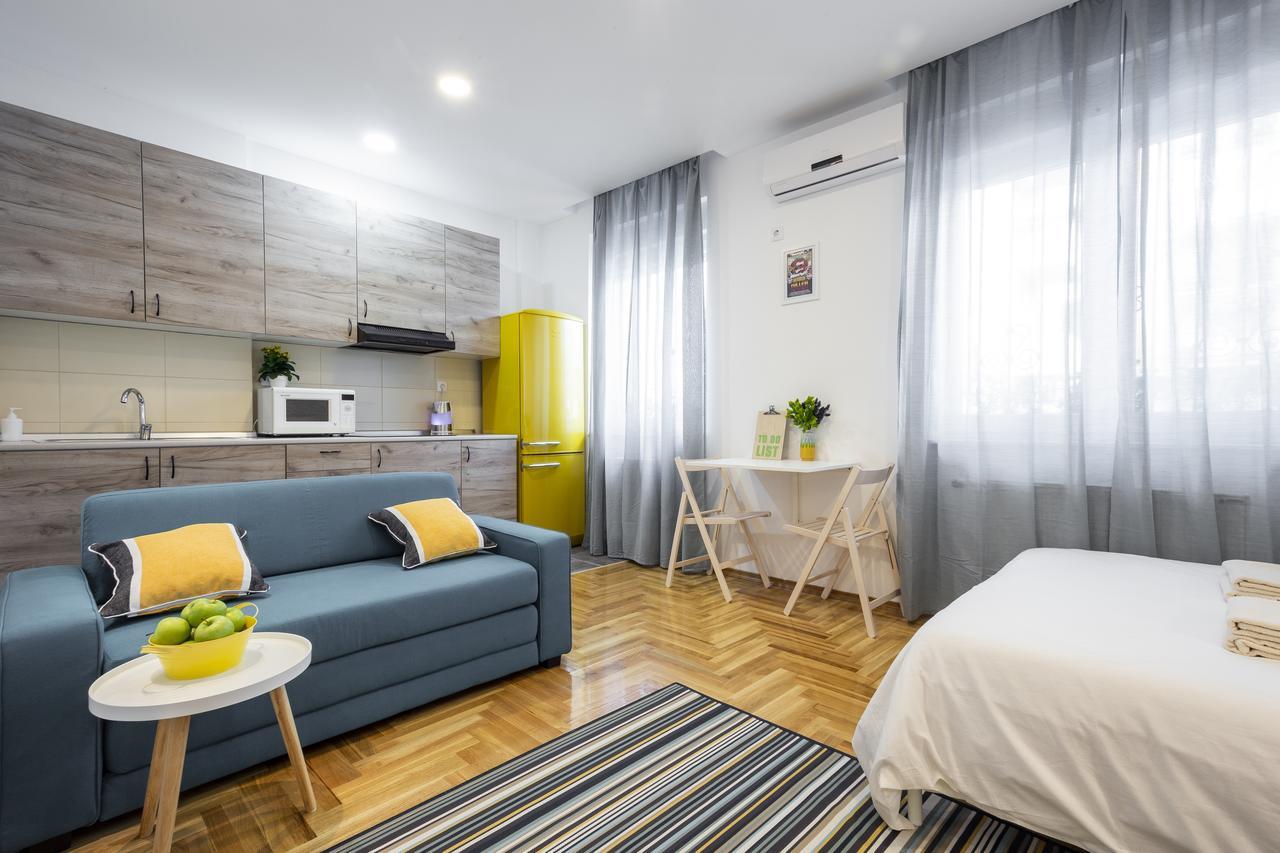 Giallo Apartment - Free Private Parking Novi Sad Dış mekan fotoğraf