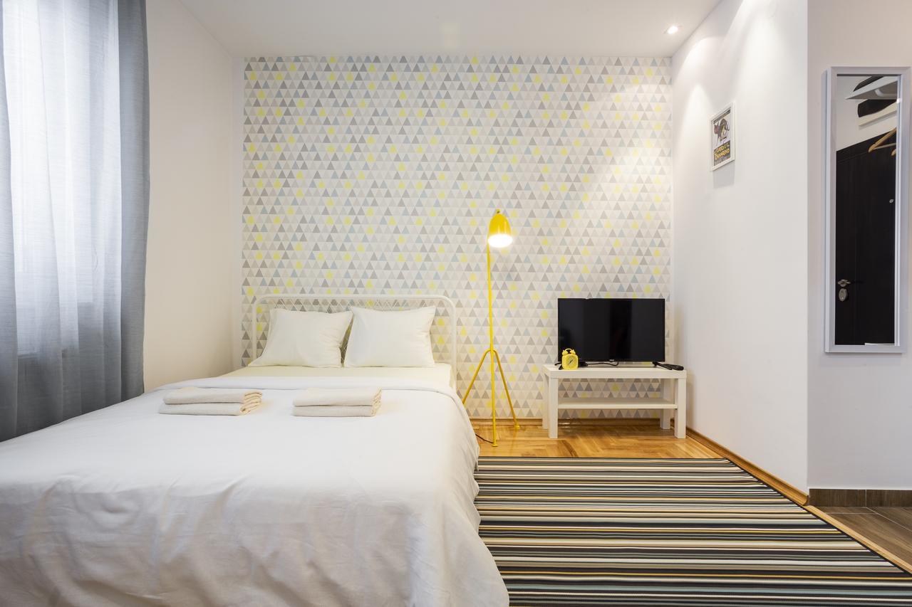 Giallo Apartment - Free Private Parking Novi Sad Dış mekan fotoğraf