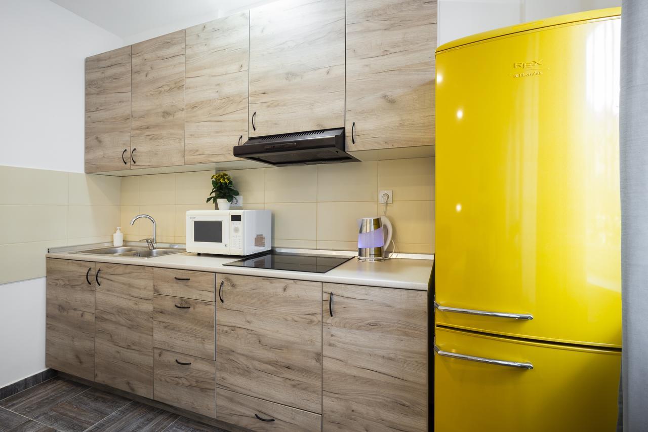 Giallo Apartment - Free Private Parking Novi Sad Dış mekan fotoğraf